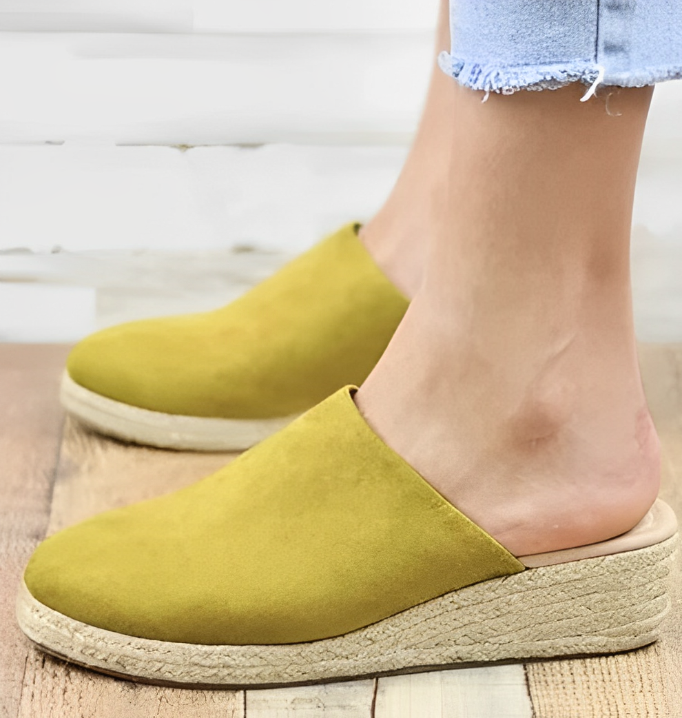 Bella | Women's Stylish and Comfortable Mules for Summer and Travel - Image 2