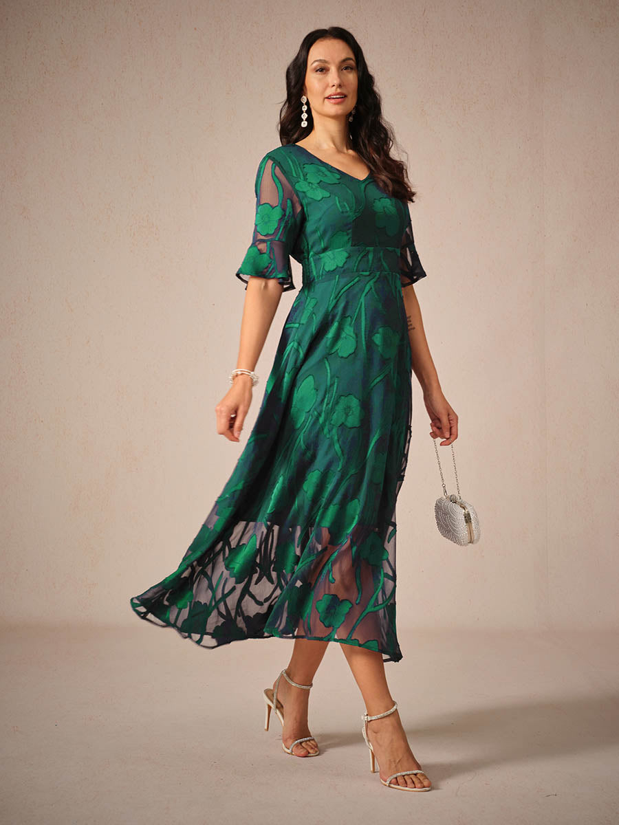 Couture-moda | Elegant Maxi Dress with Flutter Sleeves and Lace Detailing - Image 11