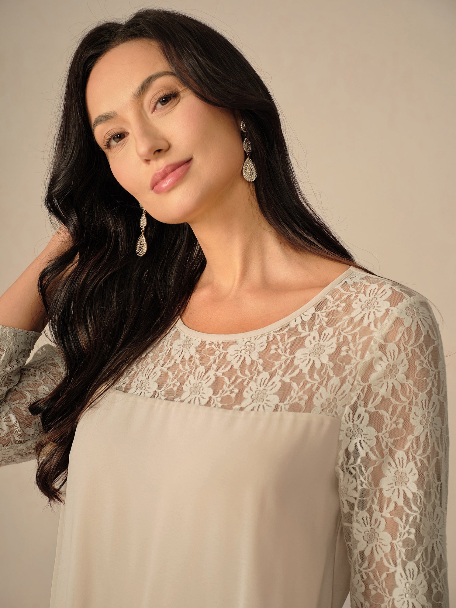Couture-moda | Elegant Relaxed Fit Midi Dress with Lace Sleeves - Image 8