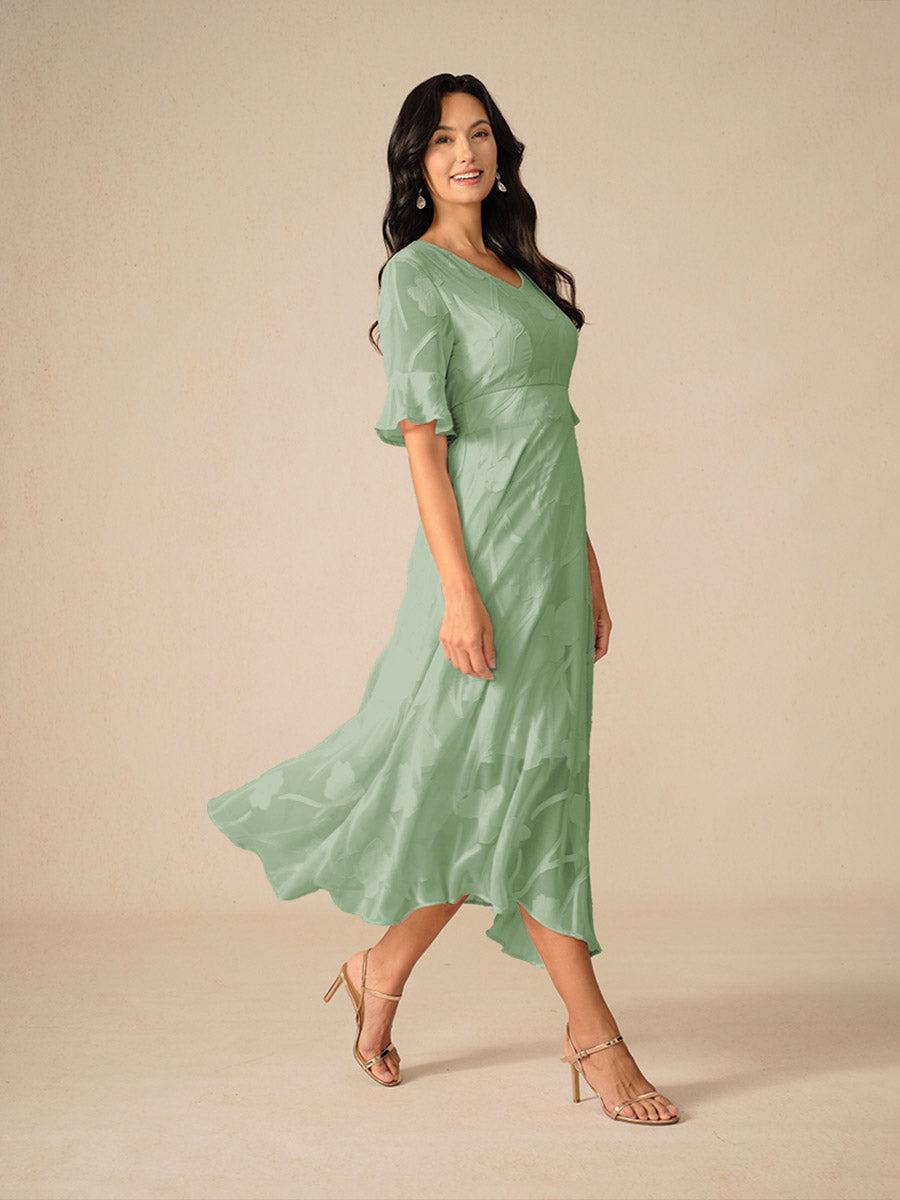 Couture-moda | Elegant Maxi Dress with Flutter Sleeves and Lace Detailing - Image 13