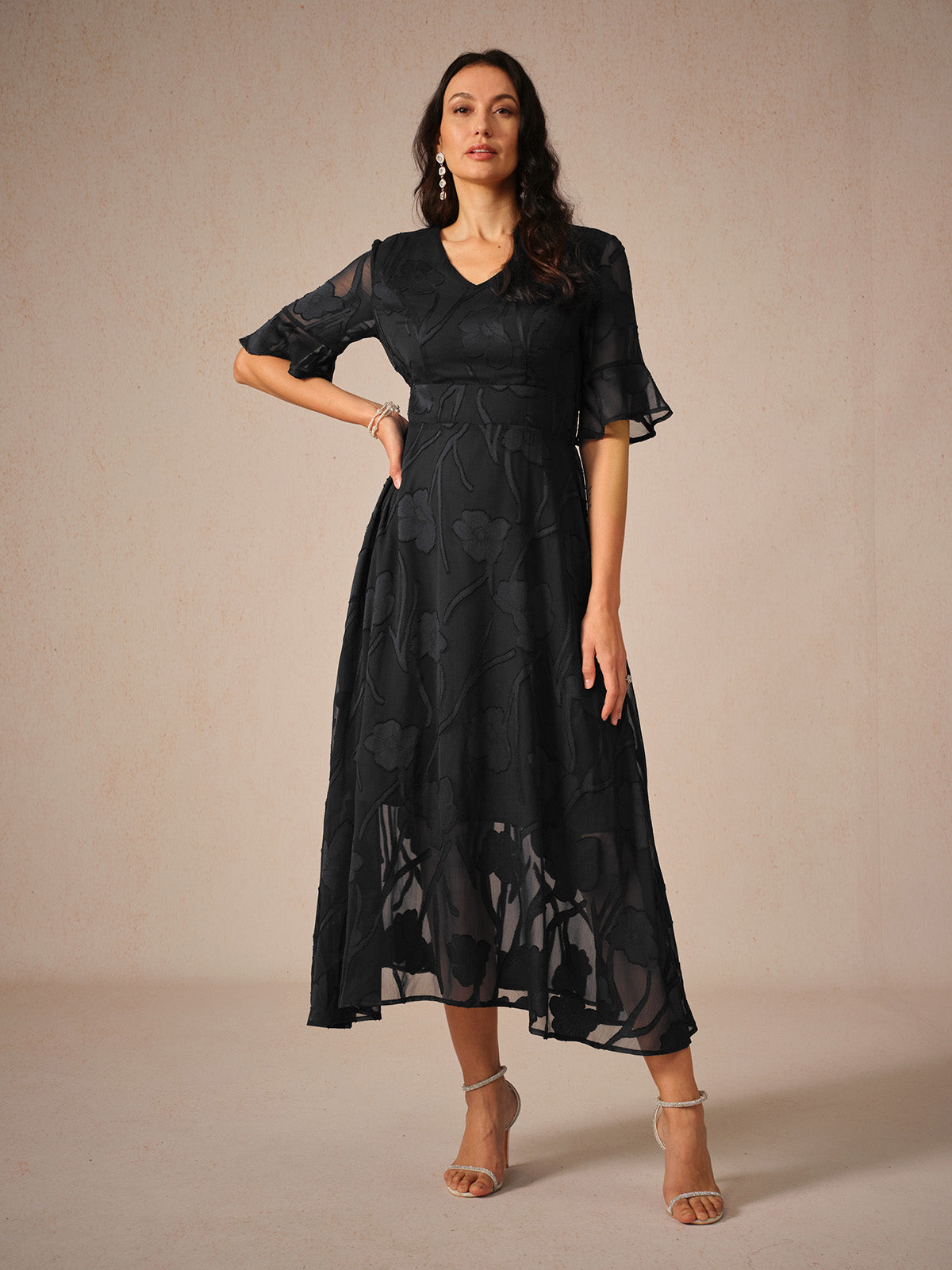 Couture-moda | Elegant Maxi Dress with Flutter Sleeves and Lace Detailing - Image 4
